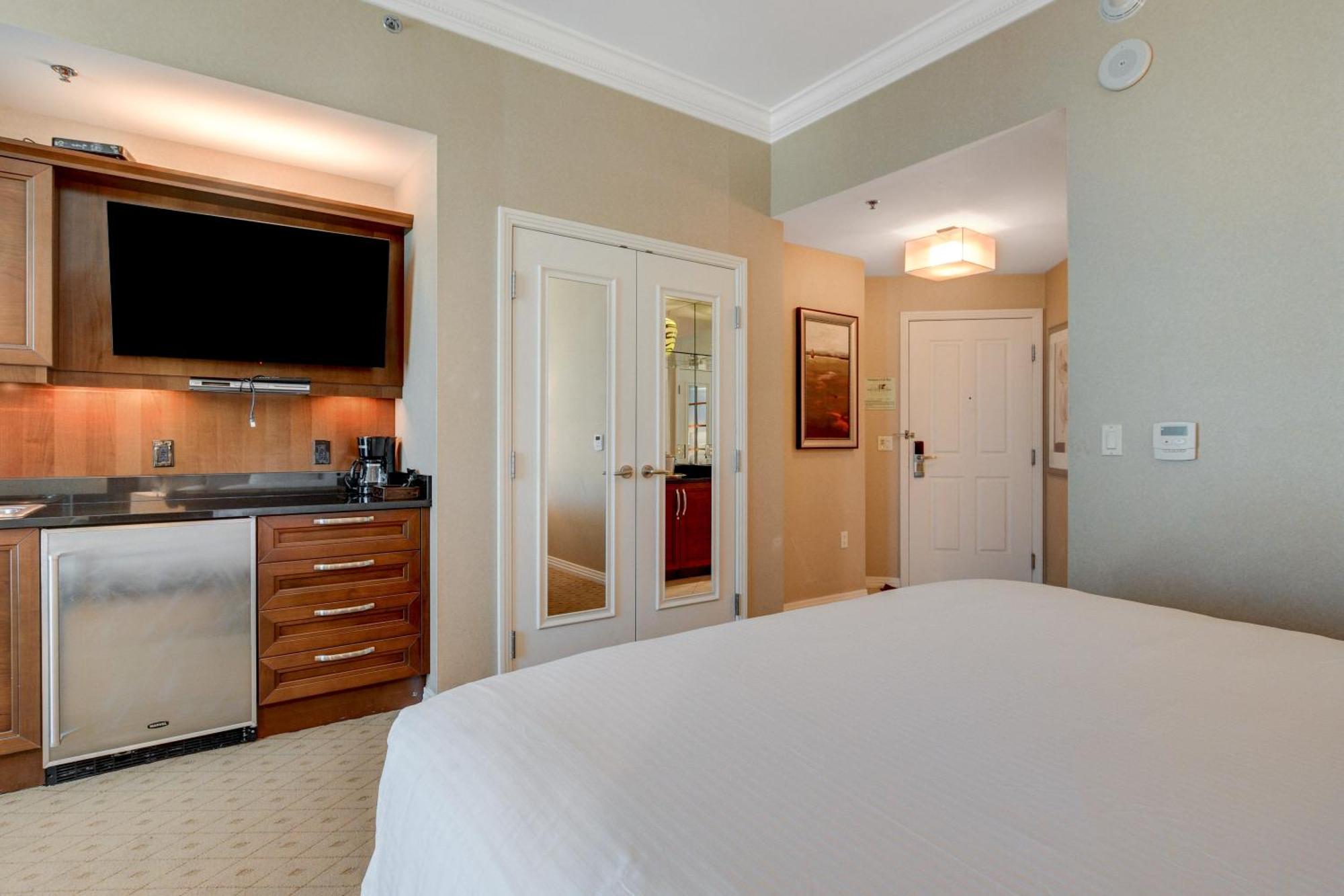 The Fantasy Suite Mgm Signature Pool View Лас-Вегас Экстерьер фото