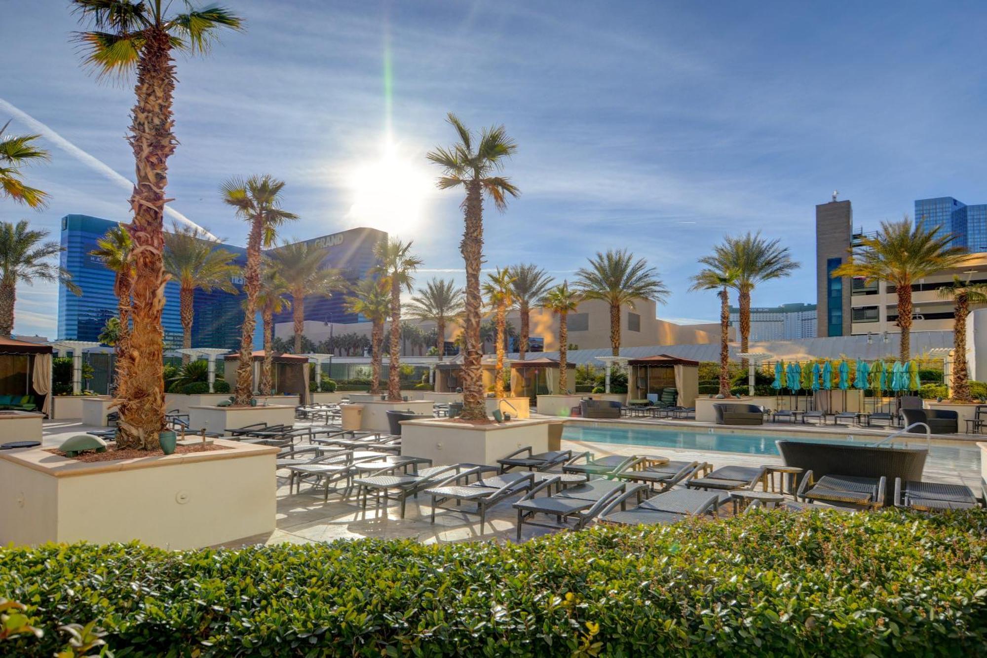 The Fantasy Suite Mgm Signature Pool View Лас-Вегас Экстерьер фото